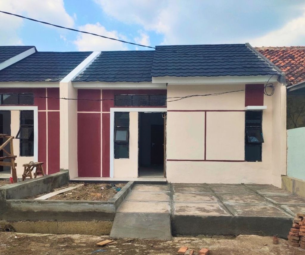 foto tampak rumah tipe 30/66 perumahan waled regency