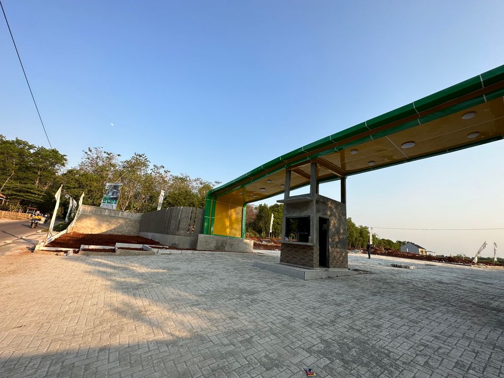 foto gerbang perumahan GRIYA PESONA PURWADADI