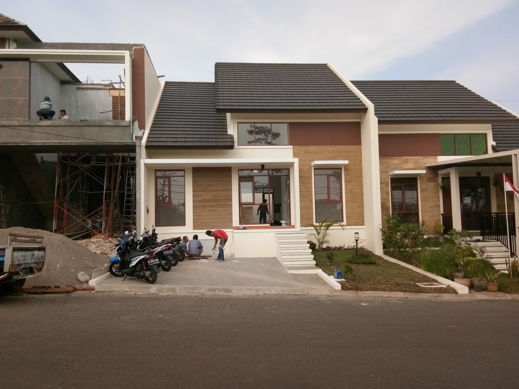 foto tampak rumah tipe 69/180 perumahan The Awani Residence 2