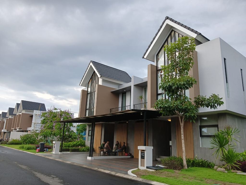 foto tampak rumah tipe GARDEN 8 perumahan The Mutiara Lagoon