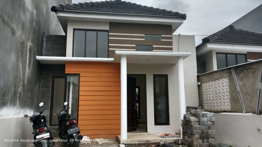 foto contoh rumah perumahan ROYAL ORCHID