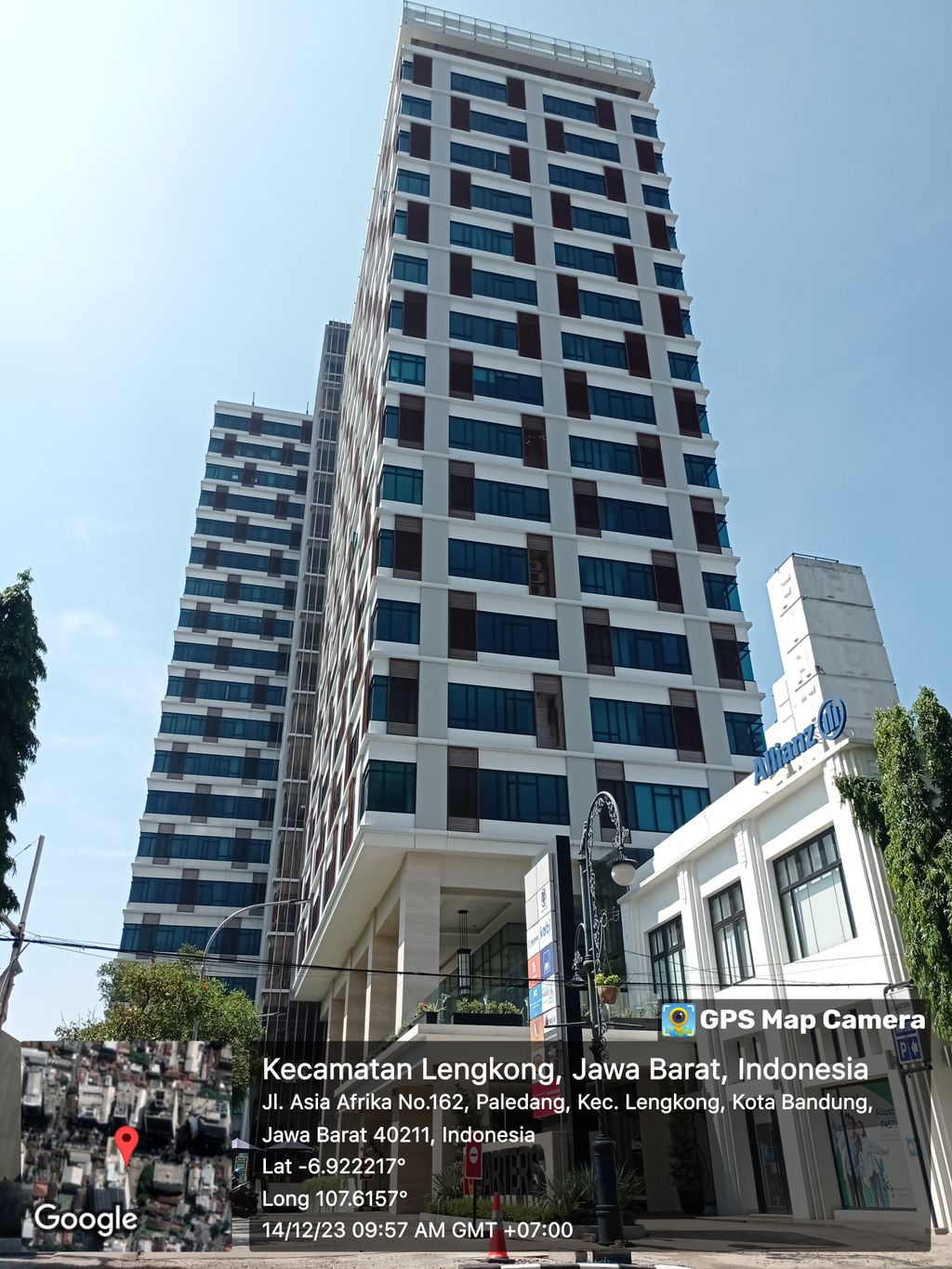 foto gerbang perumahan HQUARTERS BUSINESS RESIDENCE
