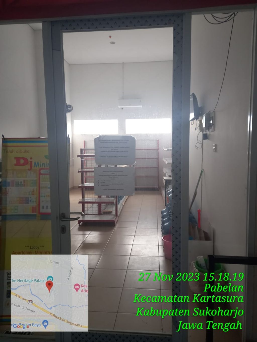 foto tampak rumah tipe RETAIL perumahan menara one