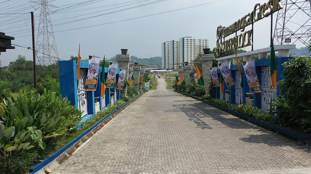 foto gerbang perumahan GUNAWANGSA GRESIK REGENCY