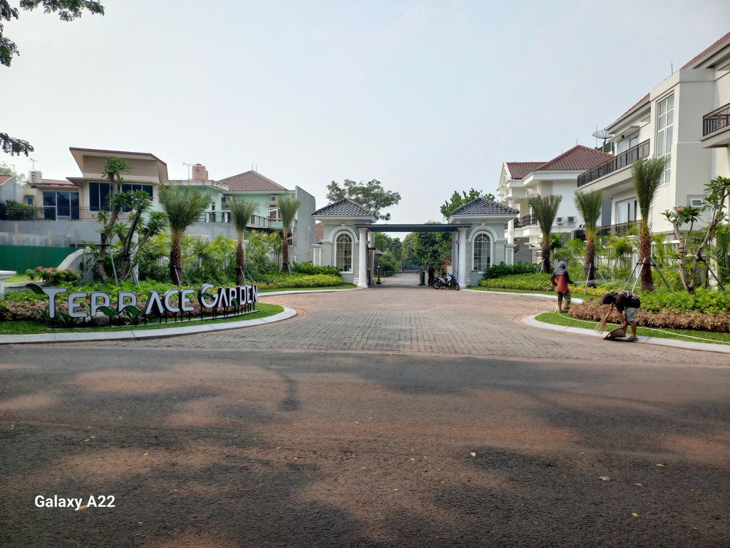 foto gerbang perumahan CITRAGRAN CIBUBUR - TERRACE GARDEN