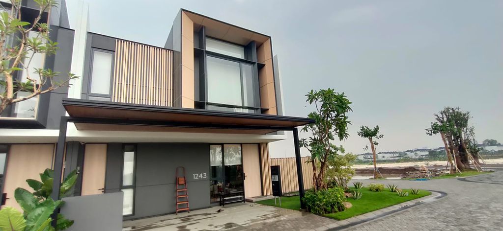 foto tampak rumah tipe The Ten 1043 Max perumahan AMEGA WESTPARC