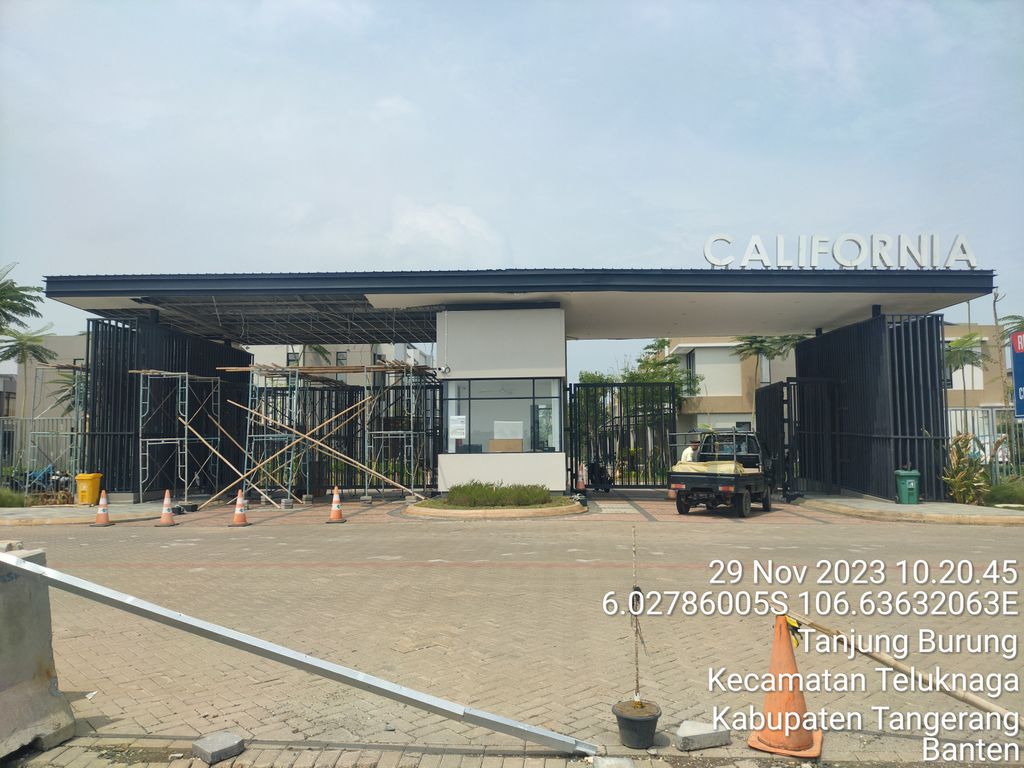 foto gerbang perumahan RUMAH MILENIAL