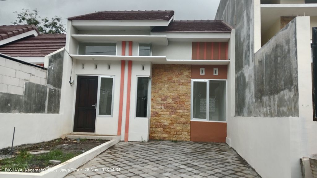 foto tampak rumah tipe 30 perumahan ROYAL ORCHID