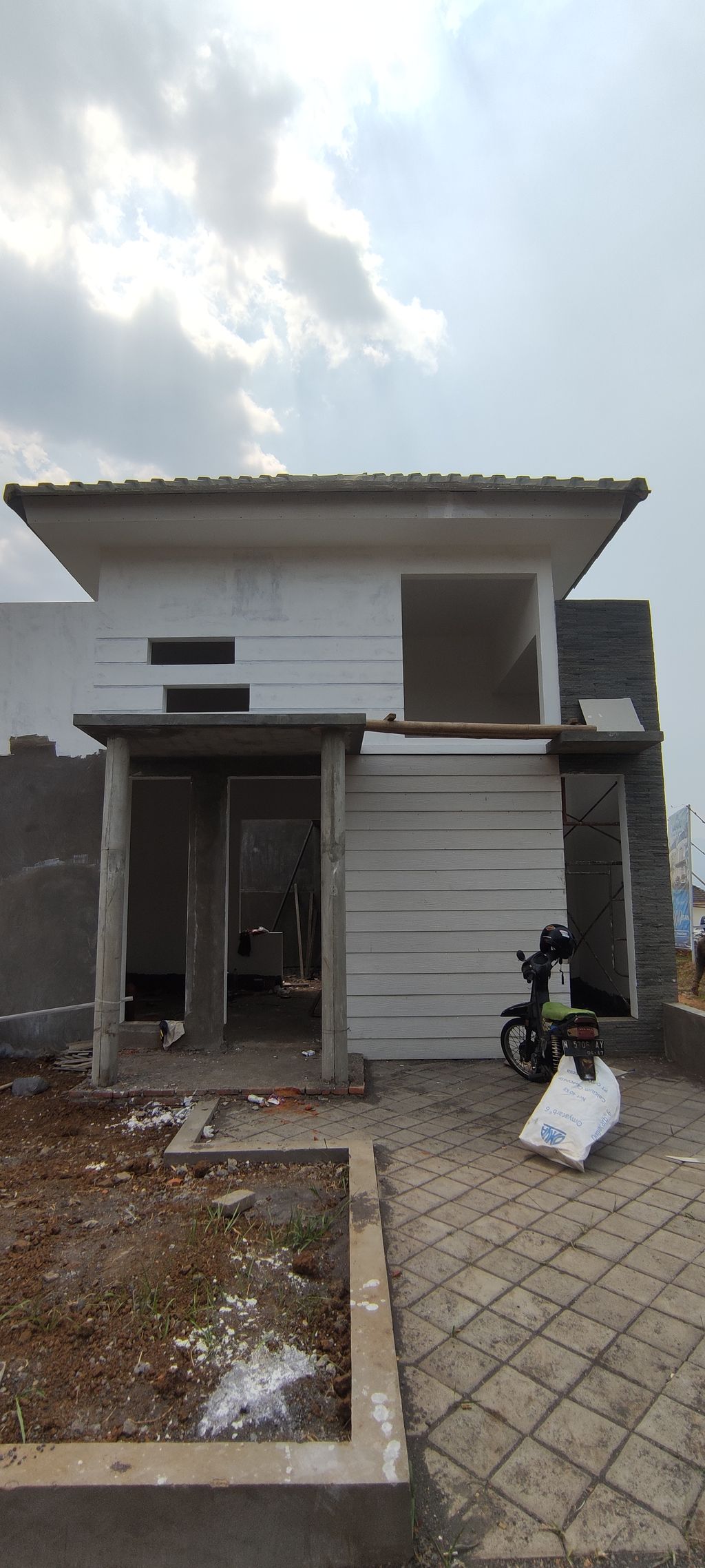 foto tampak rumah tipe 36 perumahan Grand Hill Tahap 3