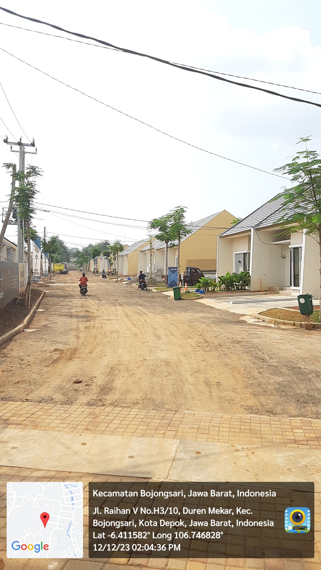 foto posisi tengah perumahan Villa Rizki Ilhami 2 Sawangan Cluster Munawarah