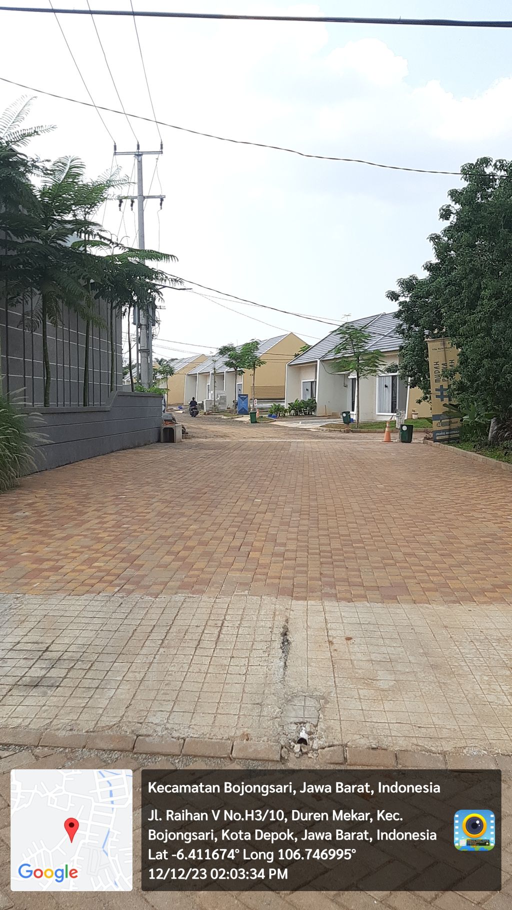 foto gerbang perumahan Villa Rizki Ilhami 2 Sawangan Cluster Munawarah