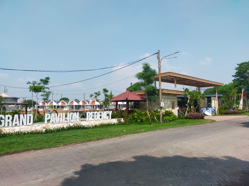 foto gerbang perumahan Perumahan Grand Pavilion Regency