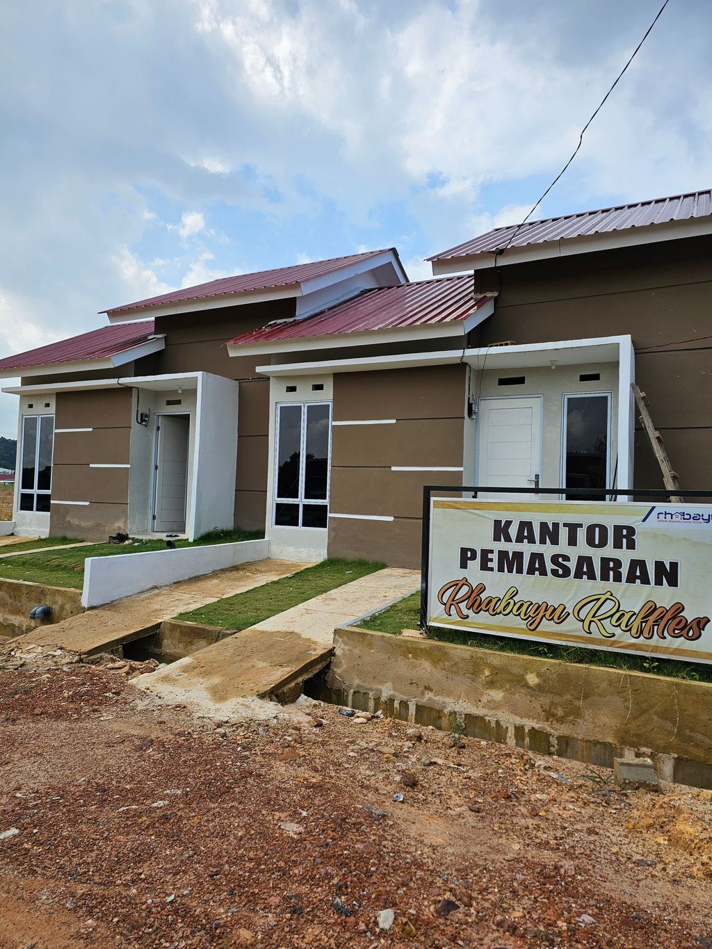 foto posisi tengah perumahan Glory Raffles III