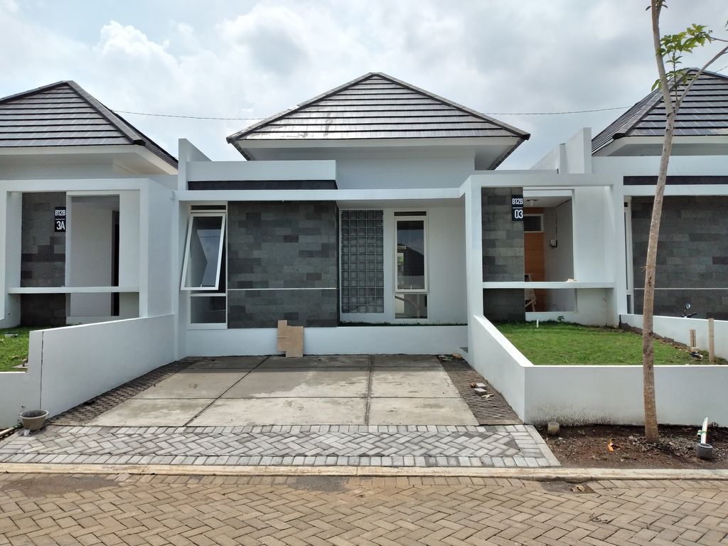 foto tampak rumah tipe Ranu 48 perumahan BSB VILLAGE CLUSTER LOKKA