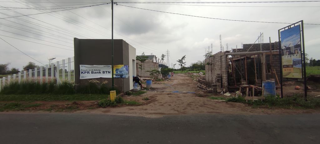foto gerbang perumahan RAKAJATI LAND