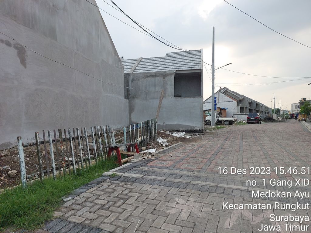 foto posisi tengah perumahan Alana Regency Medokan Ayu