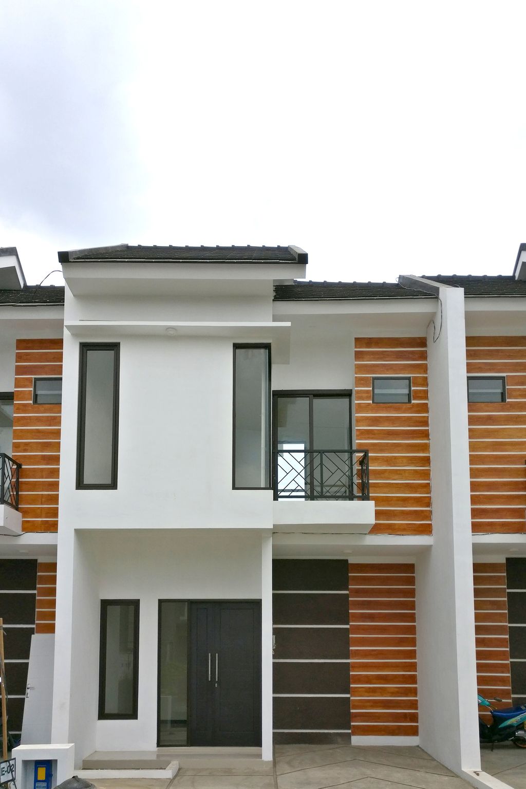 foto tampak rumah tipe CRYSTALLINE perumahan Grand Arumba tahap 2 & 3