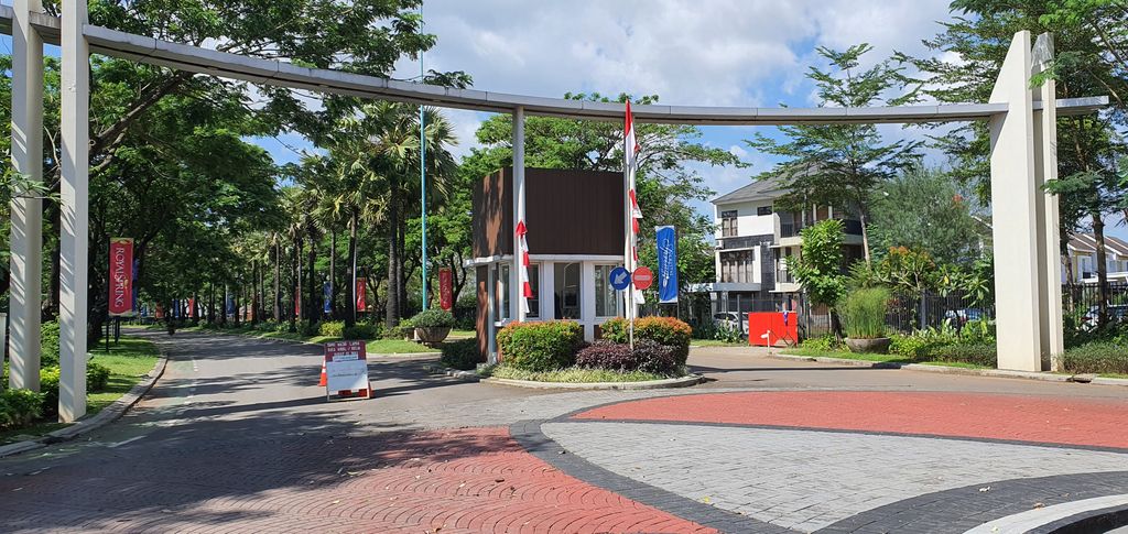foto gerbang perumahan ROYAL SPRING 1 TAHAP 2