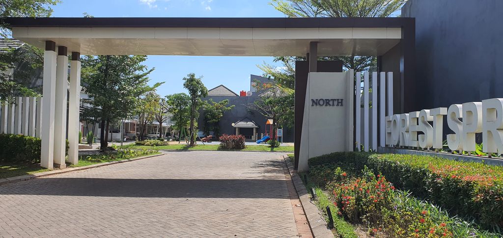 foto gerbang perumahan ROYAL SPRING 2 - TAHAP 2
