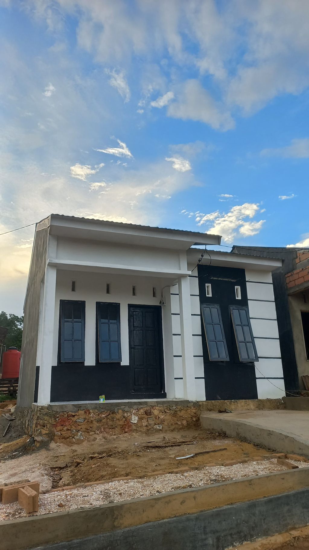 foto tampak rumah tipe 36 perumahan GRAHA ALAM RESIDENCE