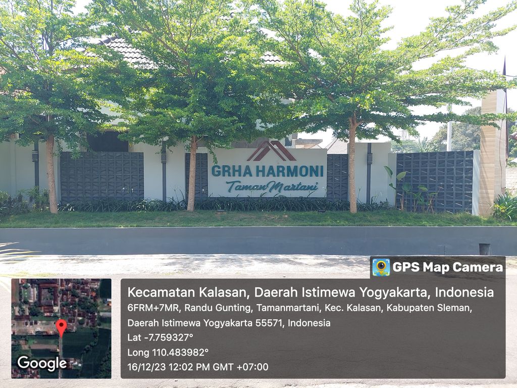 foto gerbang perumahan Grha Harmoni Tamanmartani