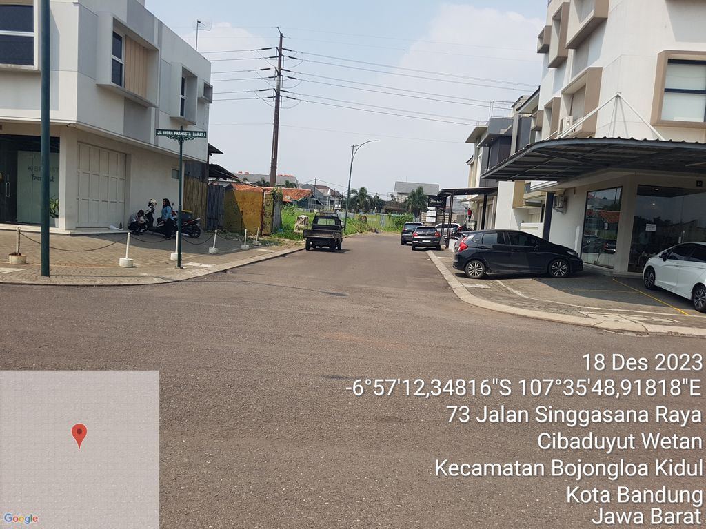 foto gerbang perumahan SINGGASANA PRADANA