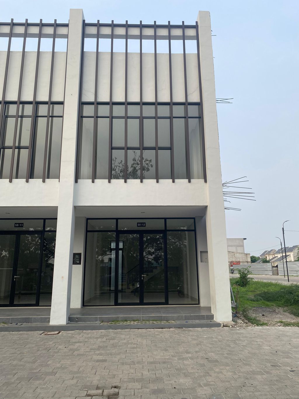 foto tampak rumah tipe RUKO SOUTH perumahan CitraLand Driyorejo CBD