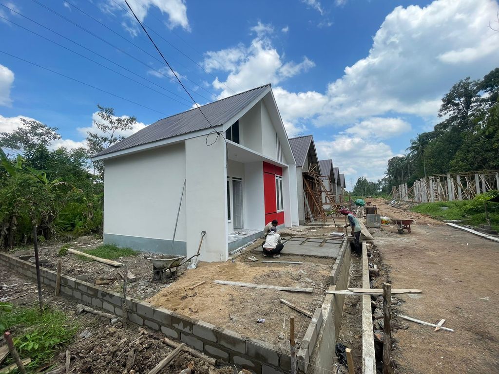 foto contoh rumah perumahan KARYA HILLS TAHAP 2