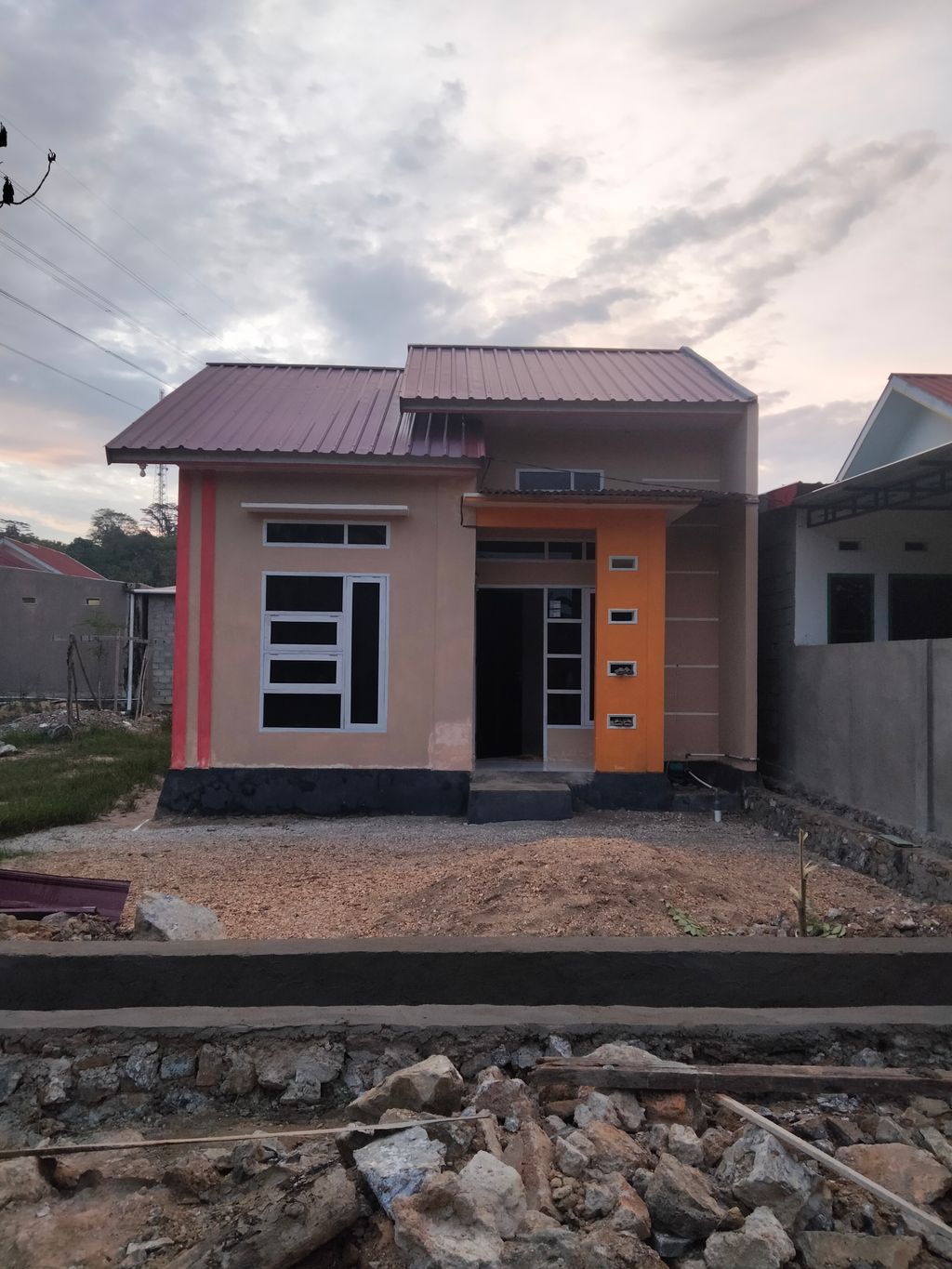 foto tampak rumah tipe 36 M2 perumahan BUKIT TASAHEA PERMAI 2