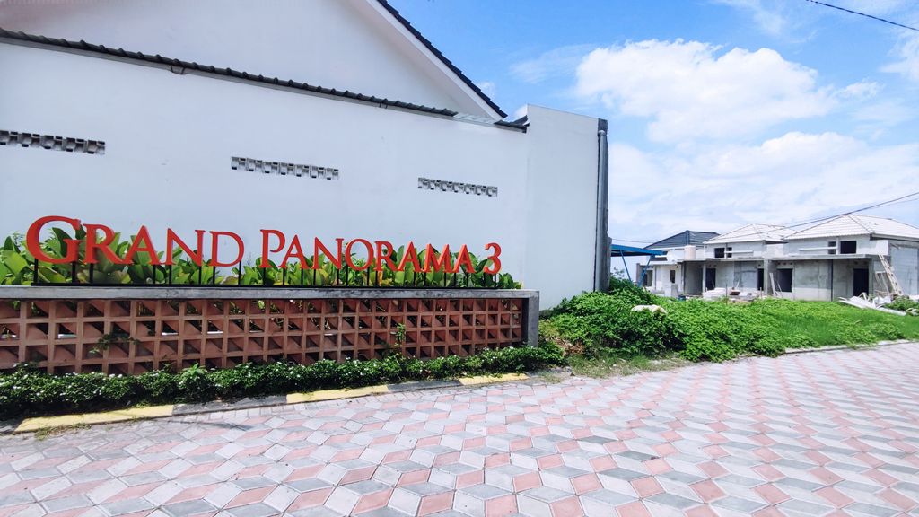 foto gerbang perumahan GRAND PANORAMA 3