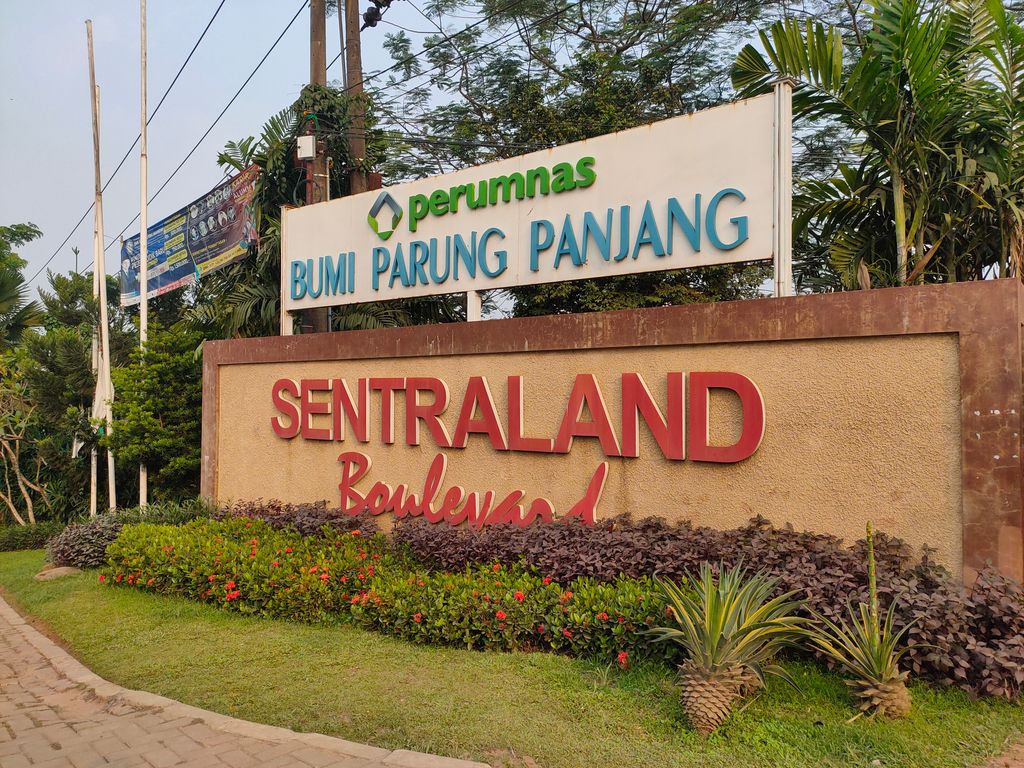 foto gerbang perumahan SENTRALAND BOULEVARD TAHAP 2
