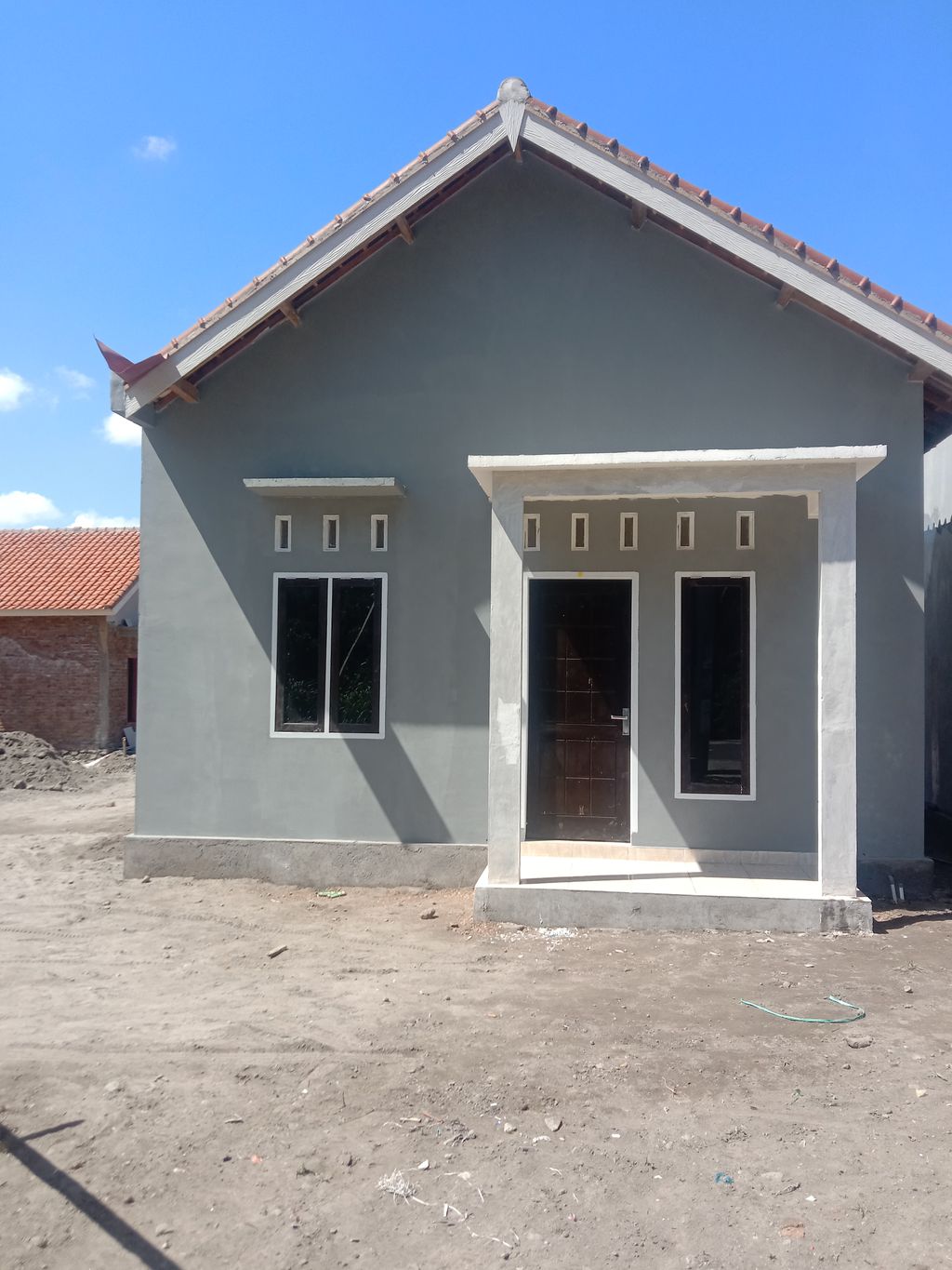 foto contoh rumah perumahan GRAHA FAMILY