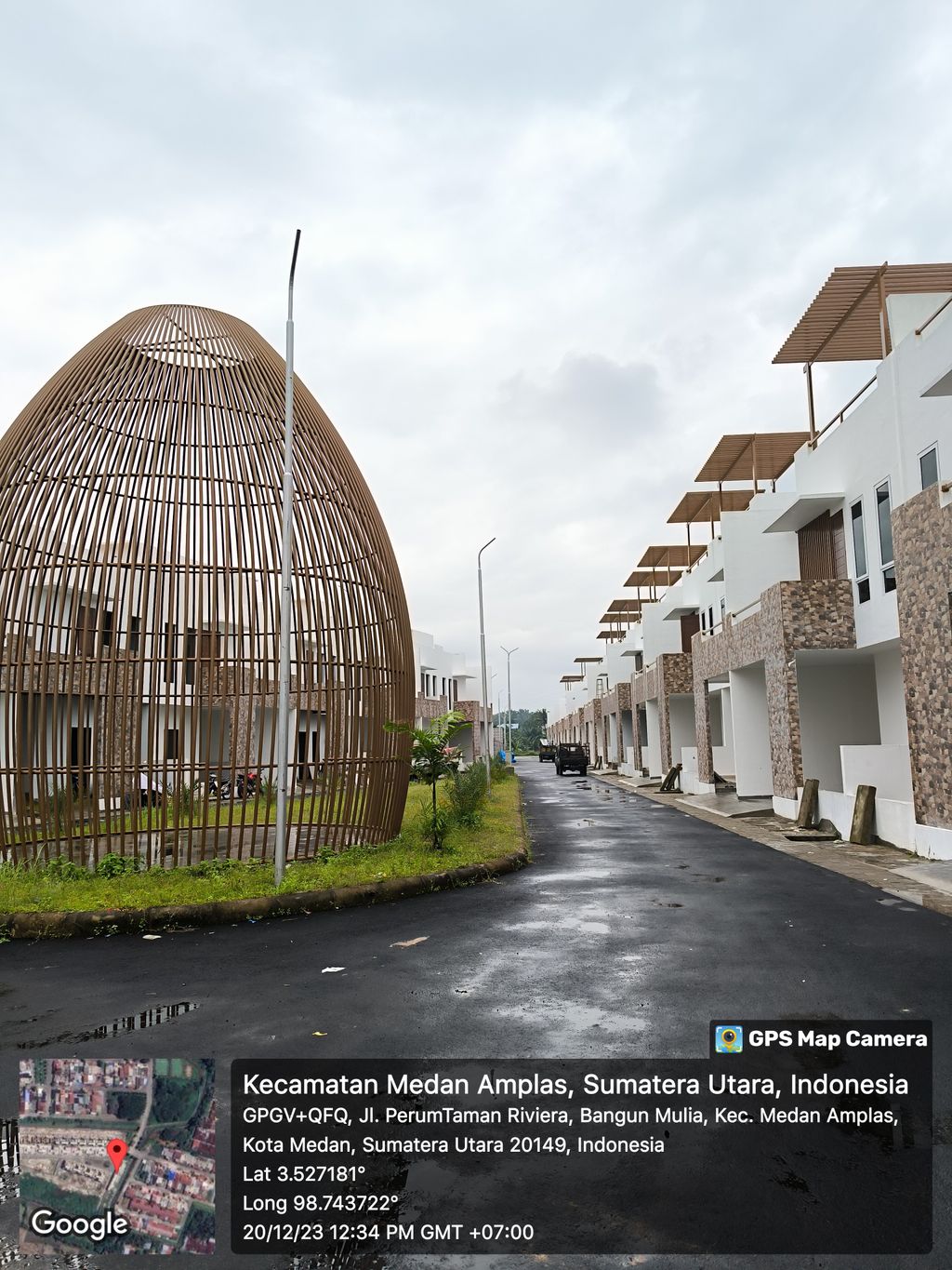 foto posisi tengah perumahan Taman Riviera Cluster Ibiza