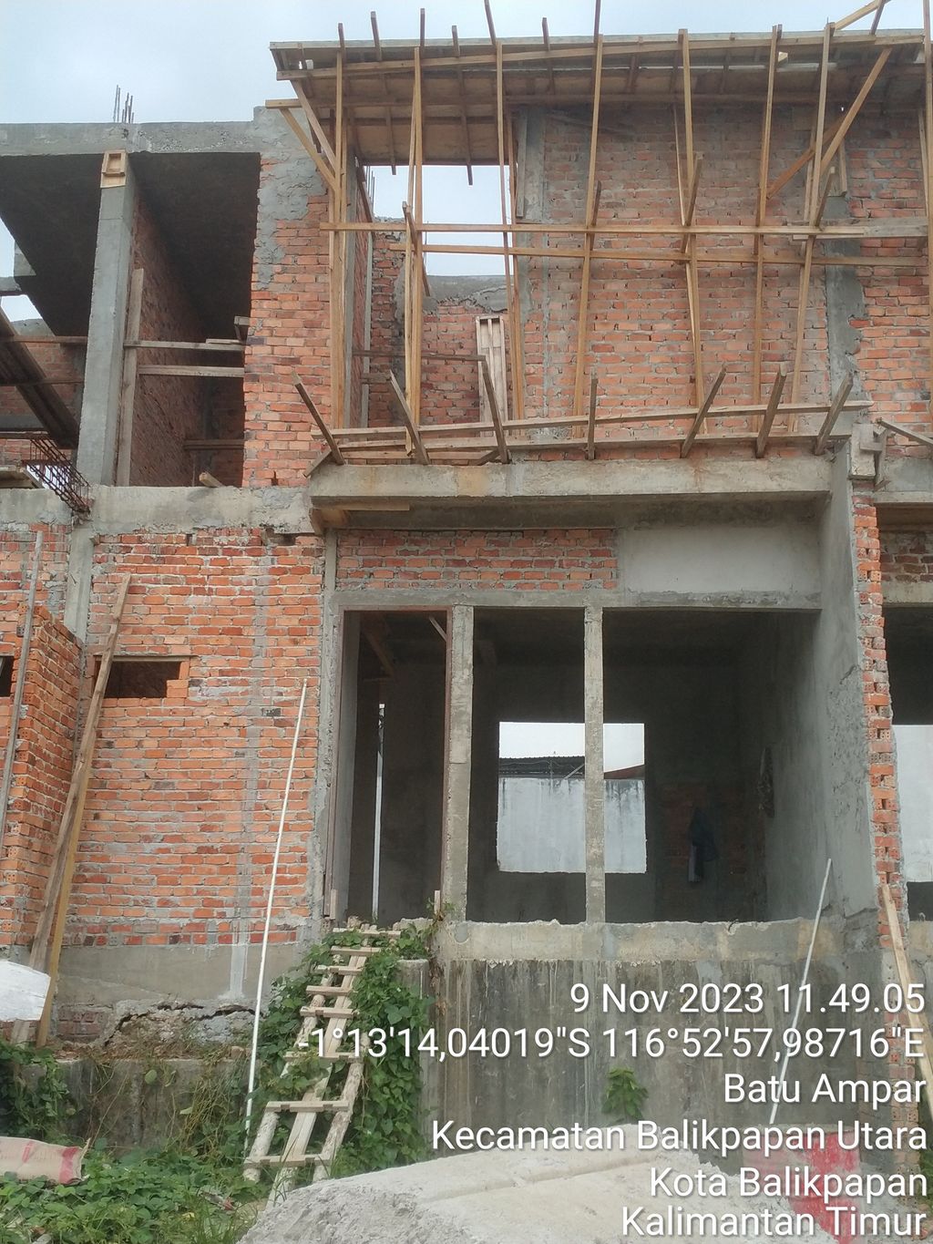 foto tampak rumah tipe Detail 61 Komersil perumahan GRAND CITYBALIKPAPAN CLUSTER PINEVILLE