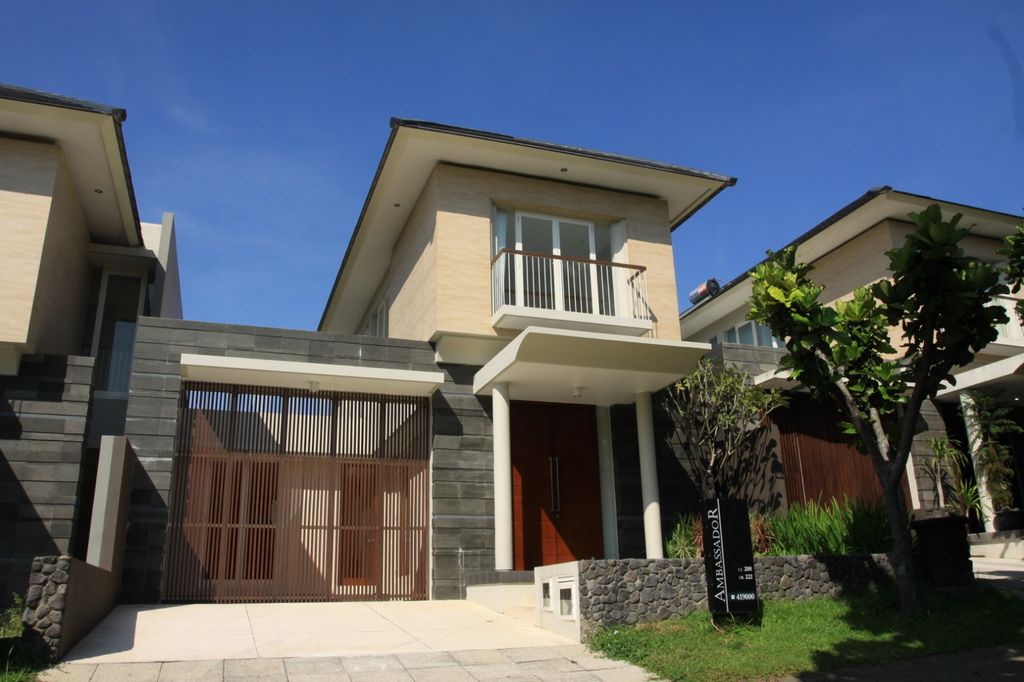 foto tampak rumah tipe Ambassador New 01 perumahan RIVERSIDE