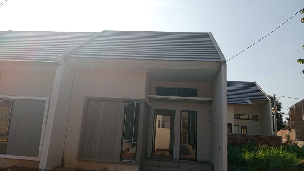 foto tampak rumah tipe RUMMAN-NON STANDAR perumahan Villa Rizki Ilhami 2 Sawangan Cluster Munawarah