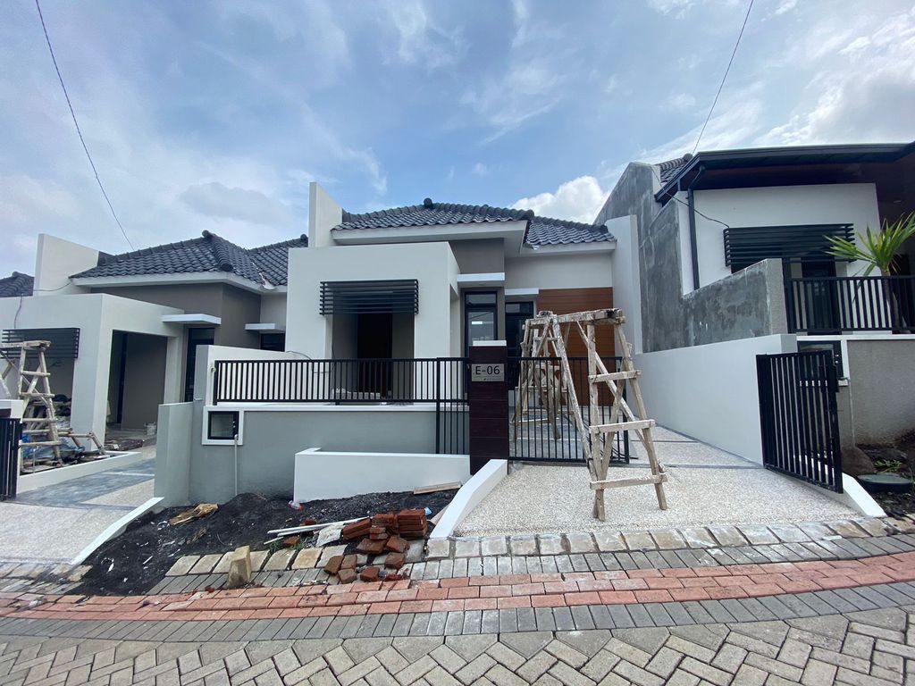 foto tampak rumah tipe Maple C perumahan RIVERFRONT URBAN RESORT