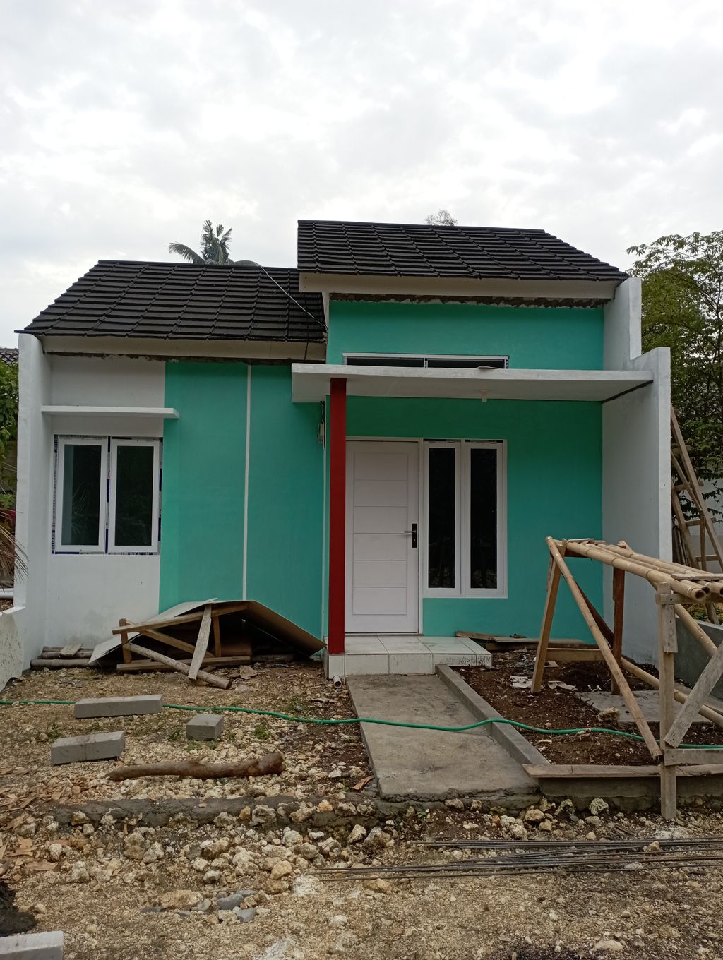 foto tampak rumah tipe 36/72 perumahan MUTIARA ALAM REGENCY