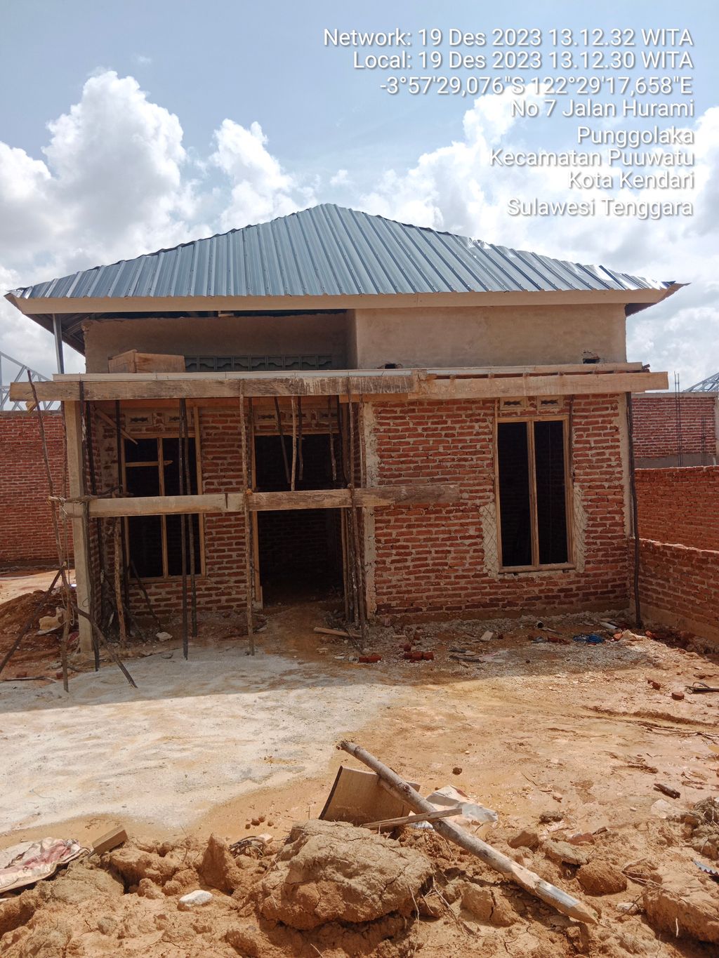 foto contoh rumah perumahan QUEEN LUCKY RESIDENCE