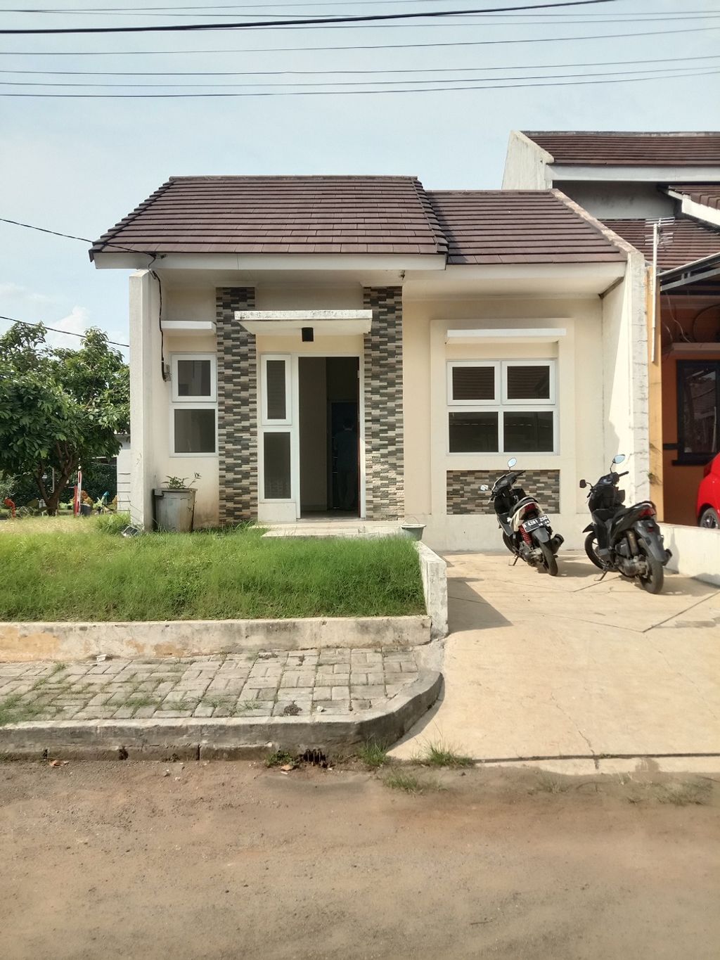 foto tampak rumah tipe 36/144 perumahan Sawangan Residence Ideal