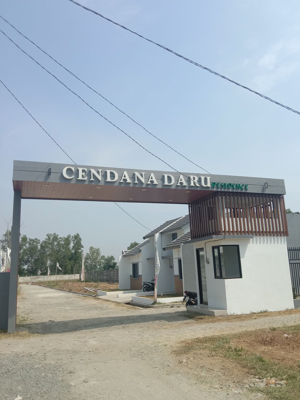 foto gerbang perumahan Cendana Daru Residence