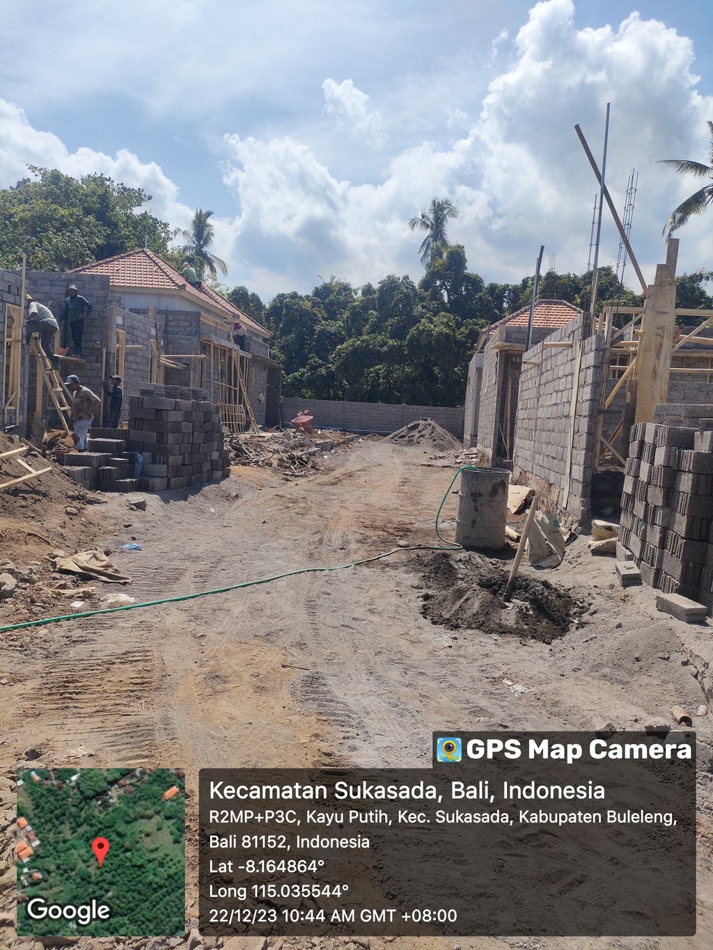 foto posisi tengah perumahan PERUM PURNAMA SRI AMERTA V