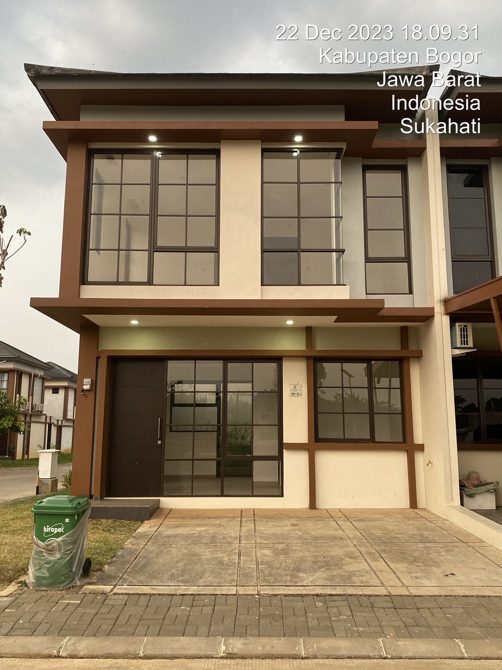 foto contoh rumah perumahan EMERALD CITY