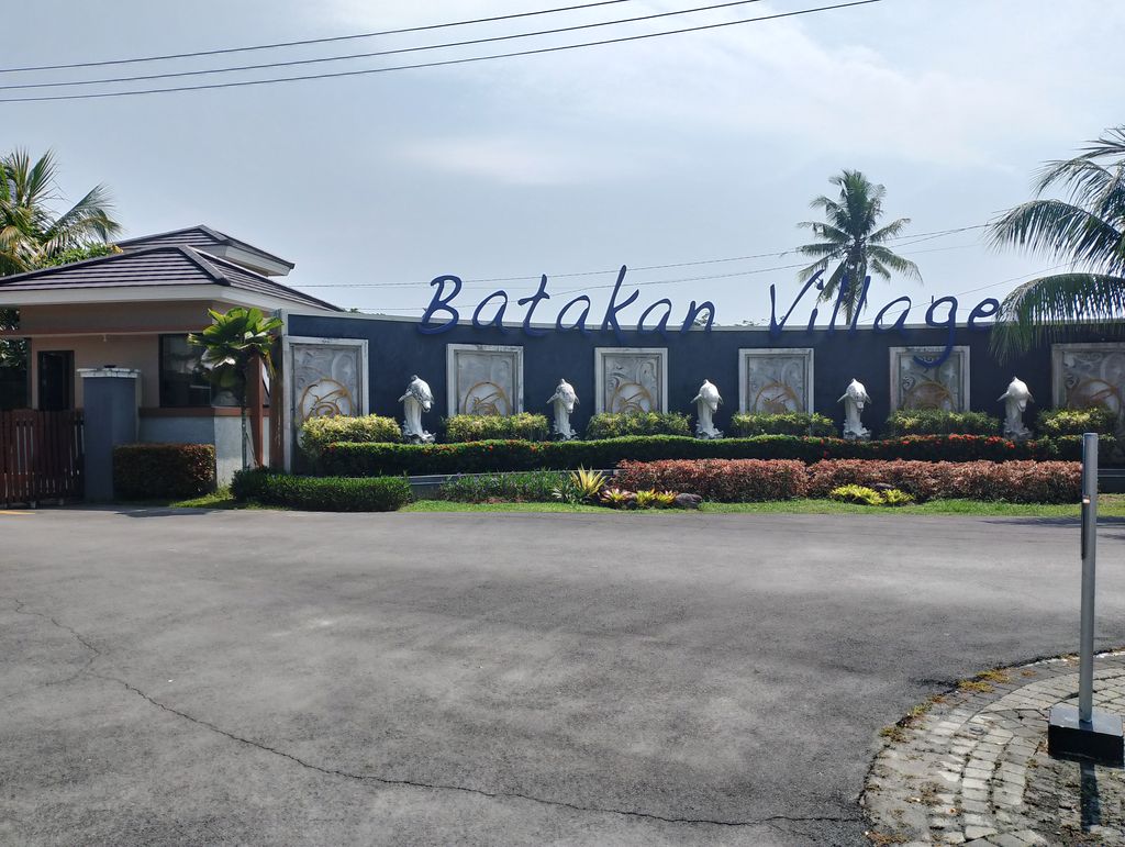 foto gerbang perumahan BATAKAN VILLAGE TAHAP 2