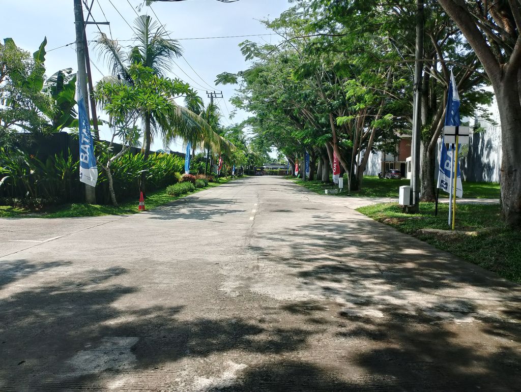 foto posisi tengah perumahan BATAKAN VILLAGE TAHAP 2
