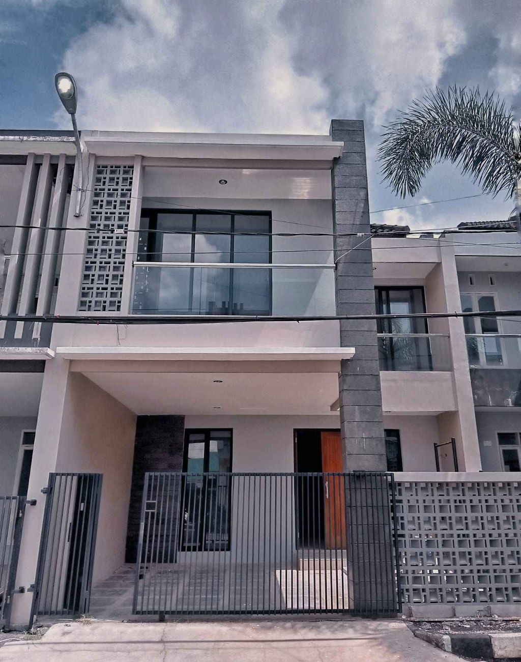 foto tampak rumah tipe 133 CUSTOM perumahan PERMATA INTAN REGENCY