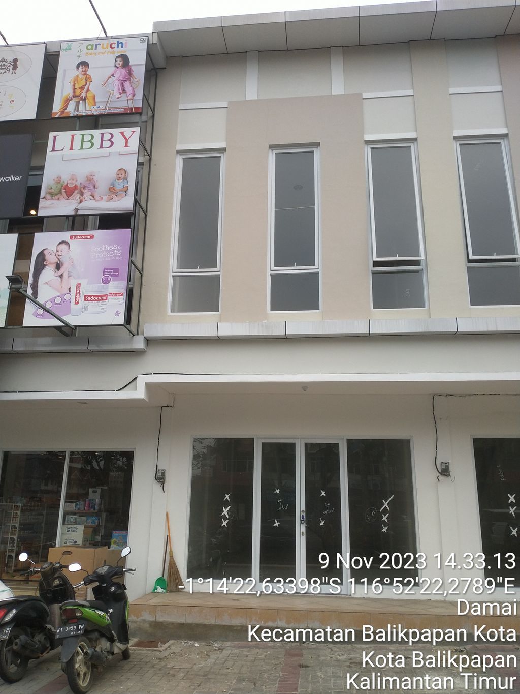 foto tampak rumah tipe Detail 142 perumahan BALIKPAPAN BARU CLUSTER RUKO A6