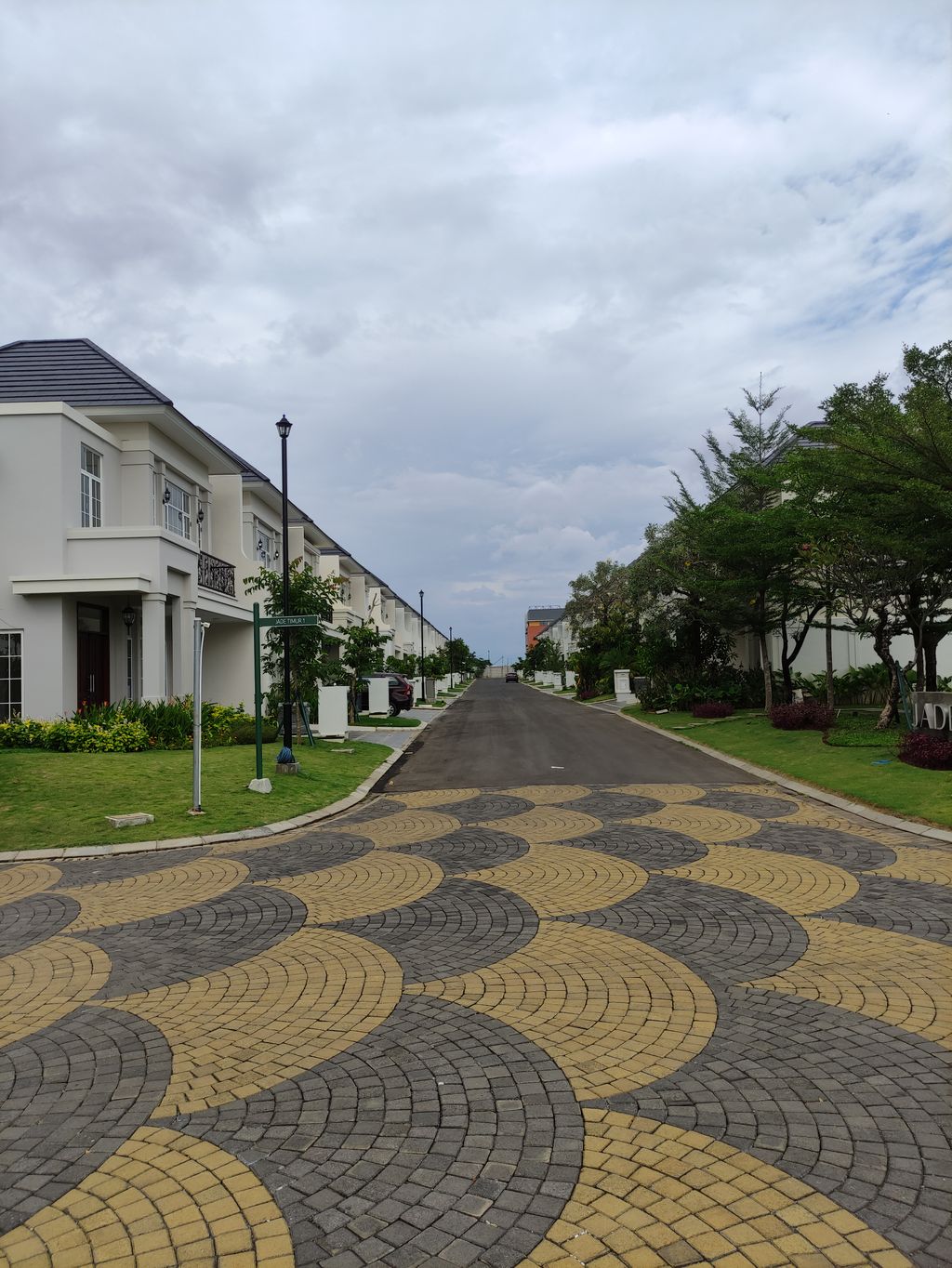 foto posisi tengah perumahan SUMMARECON MUTIARA MAKASSAR CLUSTER JADE 2