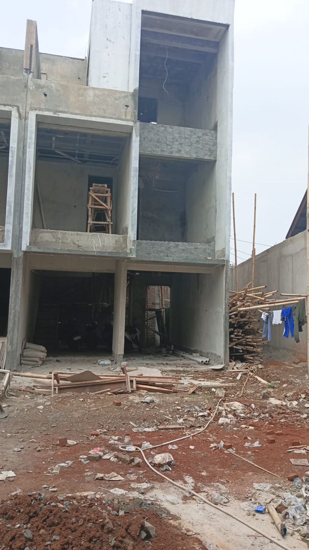 foto tampak rumah tipe 101.35/132 perumahan ANWA RESIDENCE PURI