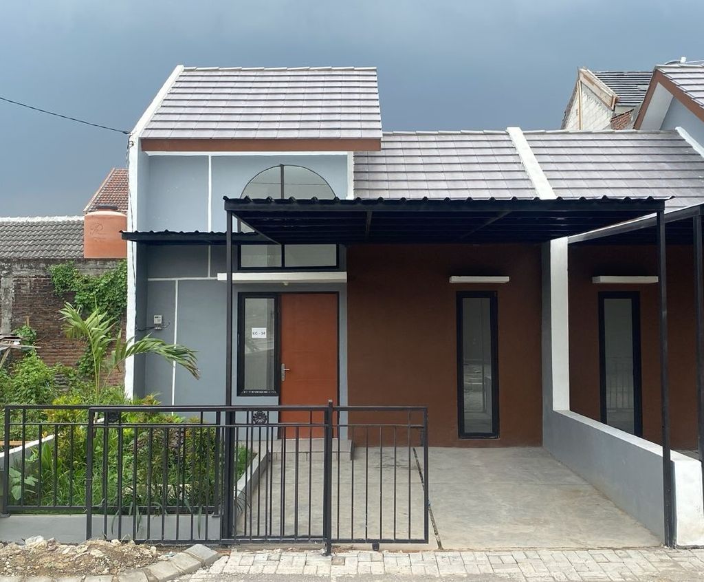 foto tampak rumah tipe MILAN B perumahan Perumahan Grand Pavilion Regency